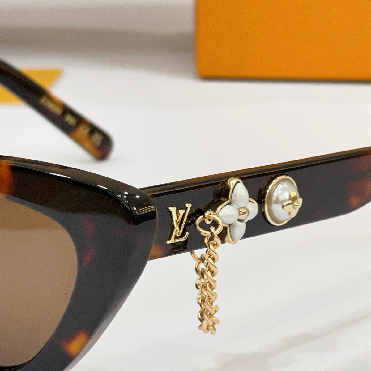 Louis Vuitton Z2988U Sunglasses